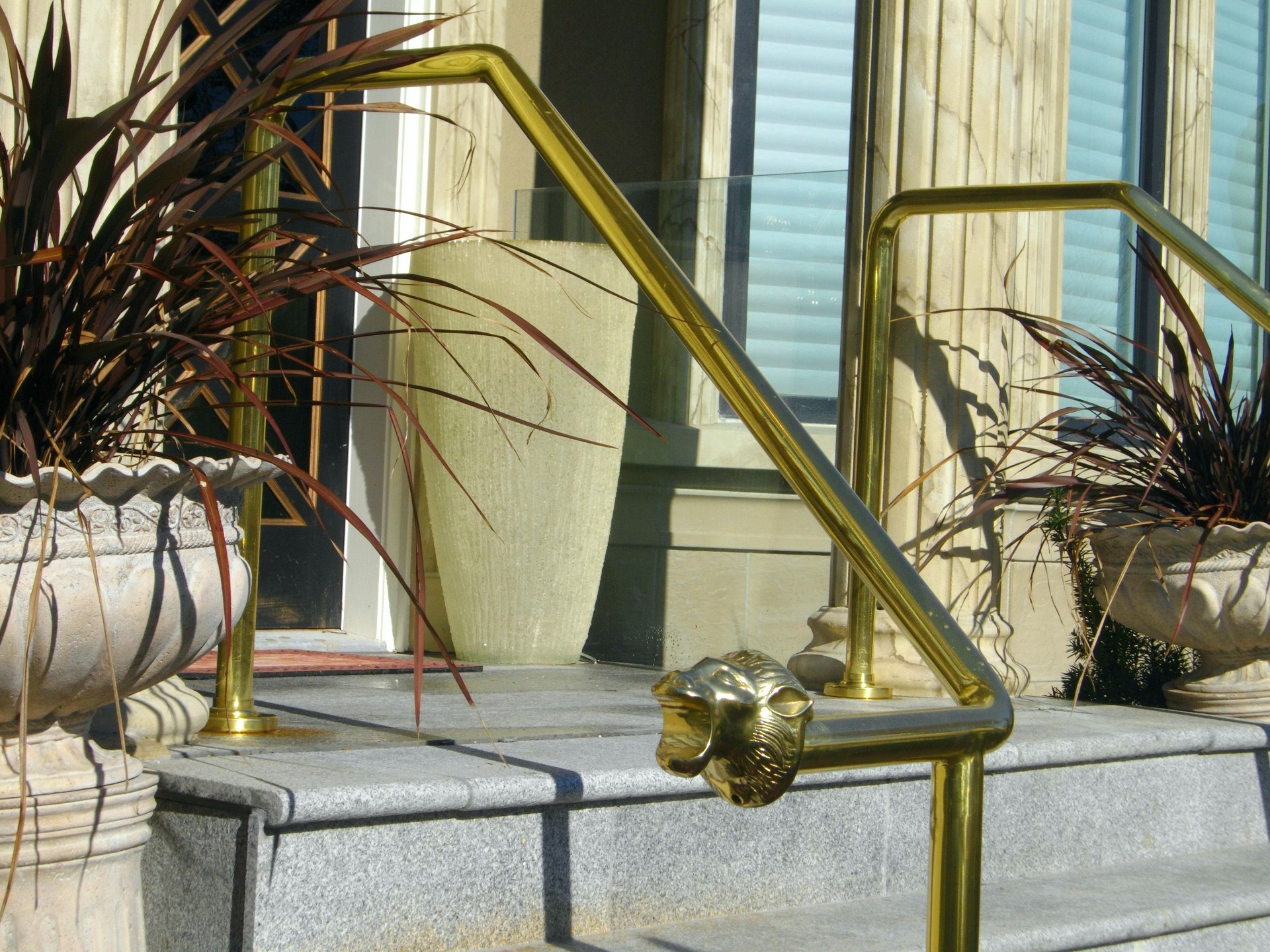 https://www.brassrails.com/wp-content/uploads/2021/05/decorative-handrail1.jpg